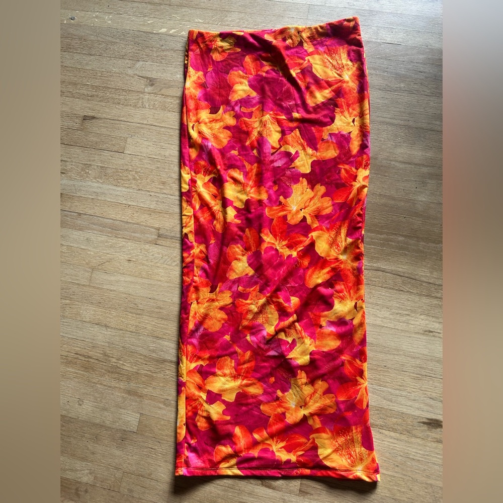 NWT SHEIN Red and Orange Maxi skirt, size large